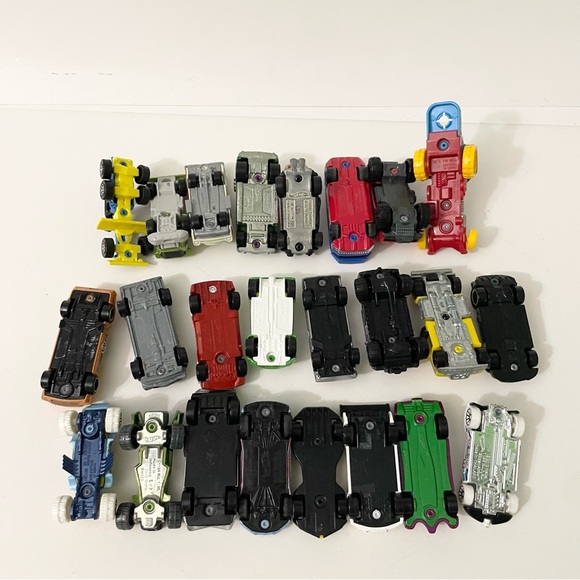 Lot of 24 Die-Cast Cars Hot Wheels Matchbox Toy Cars - Picture 4 of 16